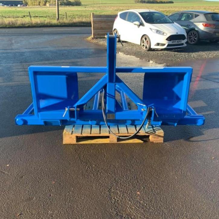 HD double fold up wrapped bale handler finished in New Holland blue